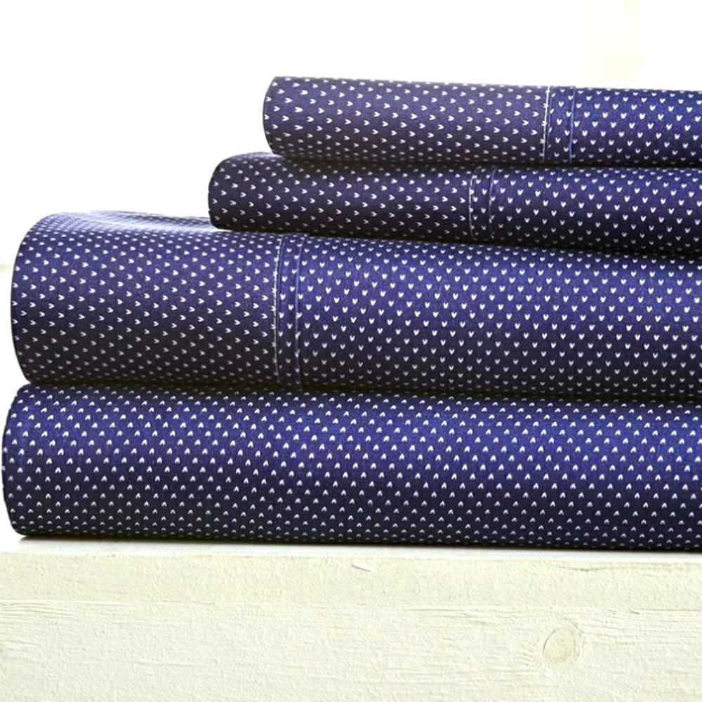 Nwot Four piece Mini Heart sheet set Queen